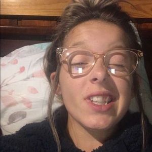 Meet your Posher, Ilah